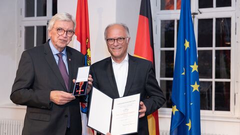 Auszeichnungen zu "75 Jahre Hessen"