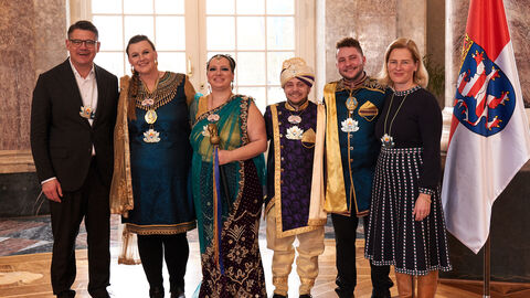 Ministerpräsident Boris Rhein und seine Frau Tanja Raab-Rhein empfangen im Schloss Biebrich in Wiesbaden hessische Fastnachtsvereine