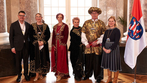 Ministerpräsident Boris Rhein und seine Frau Tanja Raab-Rhein empfangen im Schloss Biebrich in Wiesbaden hessische Fastnachtsvereine