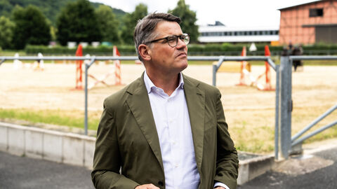 „MP vor Ort“ Dillenburg, Mittwoch, 23. Juli 2025: Besuch des Hessischen Landgestüts Dillenburg Ministerpräsident Boris Rhein während seines Besuchs des Hessischen Landgestüts Dillenburg