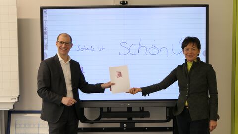 Europaministerin Lucia Puttrich mit Landrat Jan Weckler