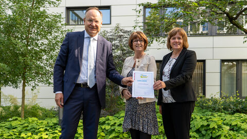 Landrat Oliver Quilling, Ministerin Priska Hinz, Erste Kreisbeigeordnete Claudia Jäger 