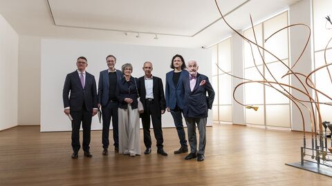 (v.l.n.r.) Ministerpräsident Boris Rhein, Dr. Andreas Henning, Karin und Peter Weyrich, Dr. Jörg Daur, Prof. Dr. Peter Raue.
